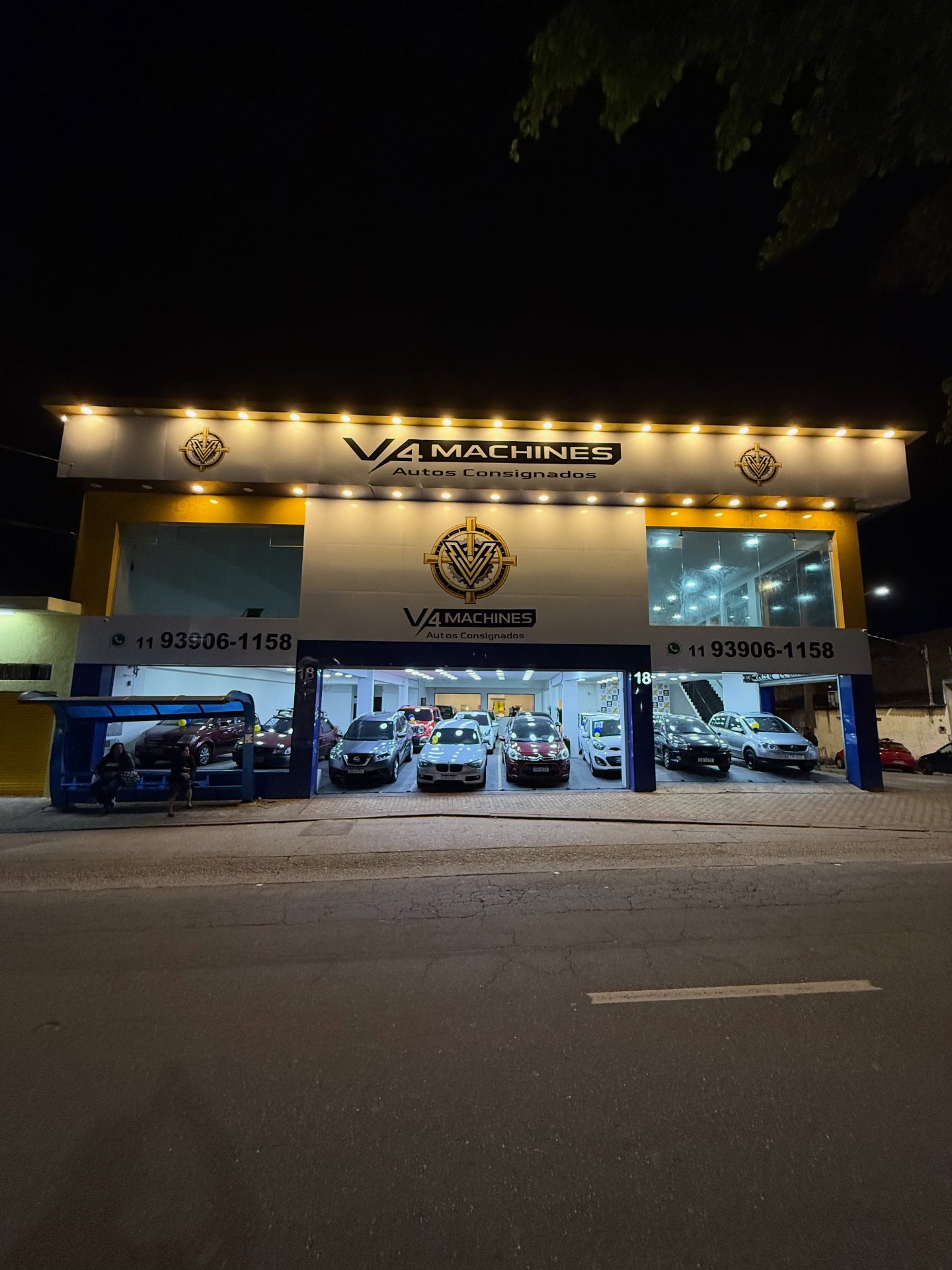 Fachada da loja V4 Machines em Itaquaquecetuba